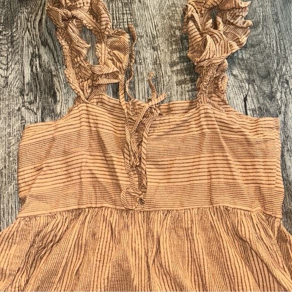 Women's Tan Sleeveless Top - Picture 5 of 6